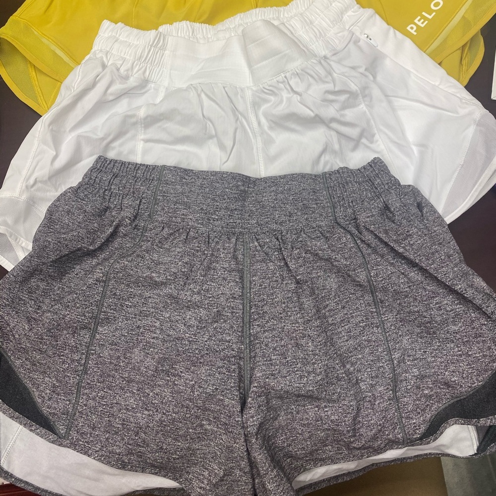 Lululemon hotty hot short 4” size 6